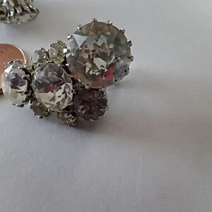 Gorgeous Signed Vintage Weiss Rhinestone Clip On Earrings